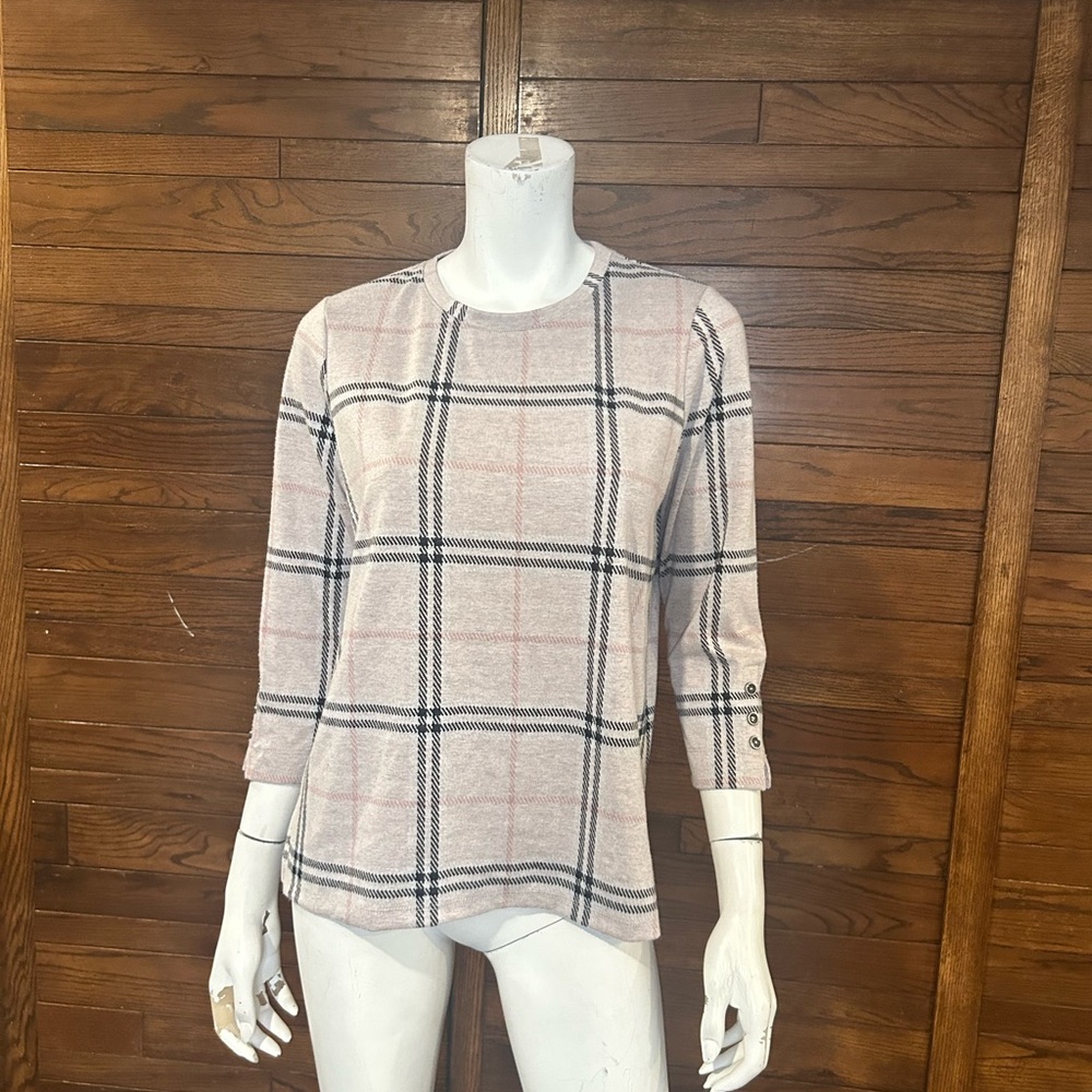Northern reflections. Size small. Plaid Women's Top - Pink and Black